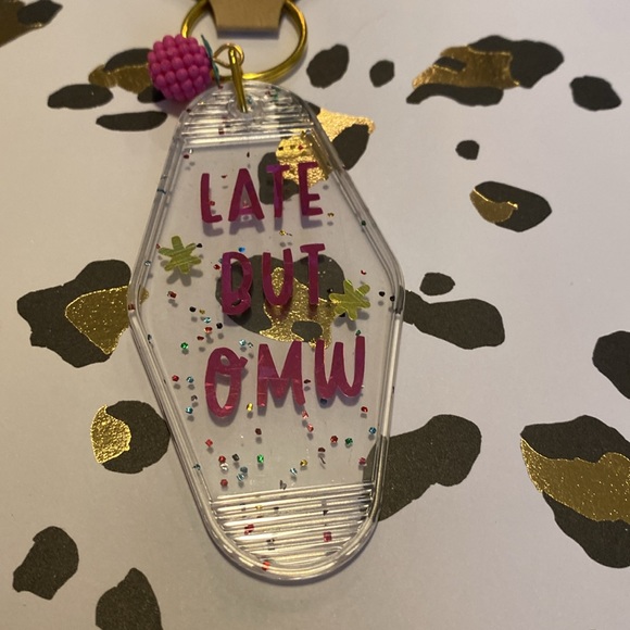 Motel Keychain - Picture 2 of 3